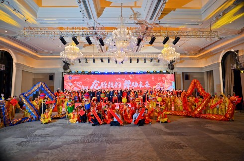 辰龙闹元宵丨舞龙翻飞 ，战鼓铿锵，擂响高质量发展奋进号角